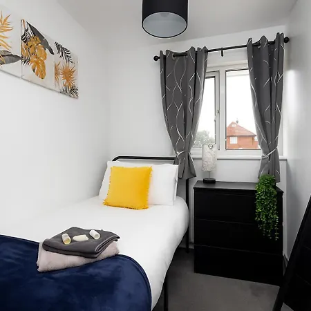 Tatil Evi Alt-stay Leeds, M1 Junction 45 Skelton Lane - Parking - Wi-fi - Ideal For Contractors & Long *