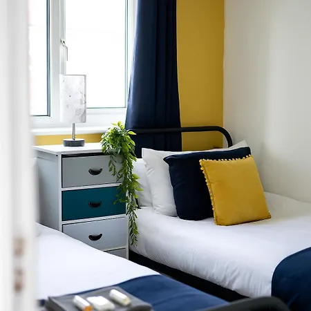 Alt-stay Leeds, M1 Junction 45 Skelton Lane - Parking - Wi-fi - Ideal For Contractors & Long