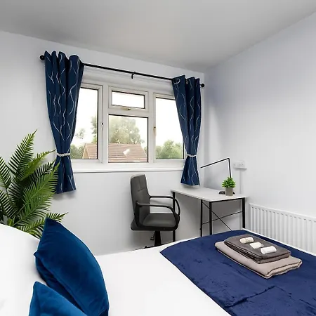 Tatil Evi Alt-stay Leeds, M1 Junction 45 Skelton Lane - Parking - Wi-fi - Ideal For Contractors & Long Leeds (West Yorkshire)